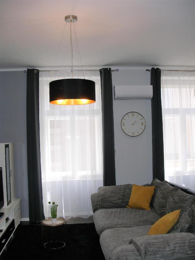 Apartman Neverin Lägenhet Rijeka Exteriör bild